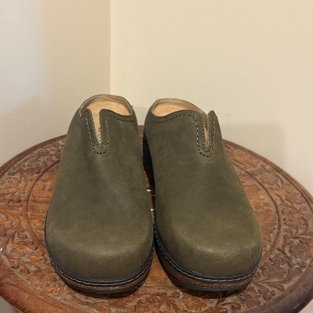 Earth shoes
